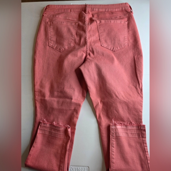 Old Navy Sz 16 Distressed Rockstar Jeans Pinkish Coral Fall Winter Cute Bx-3166 - Picture 12 of 12
